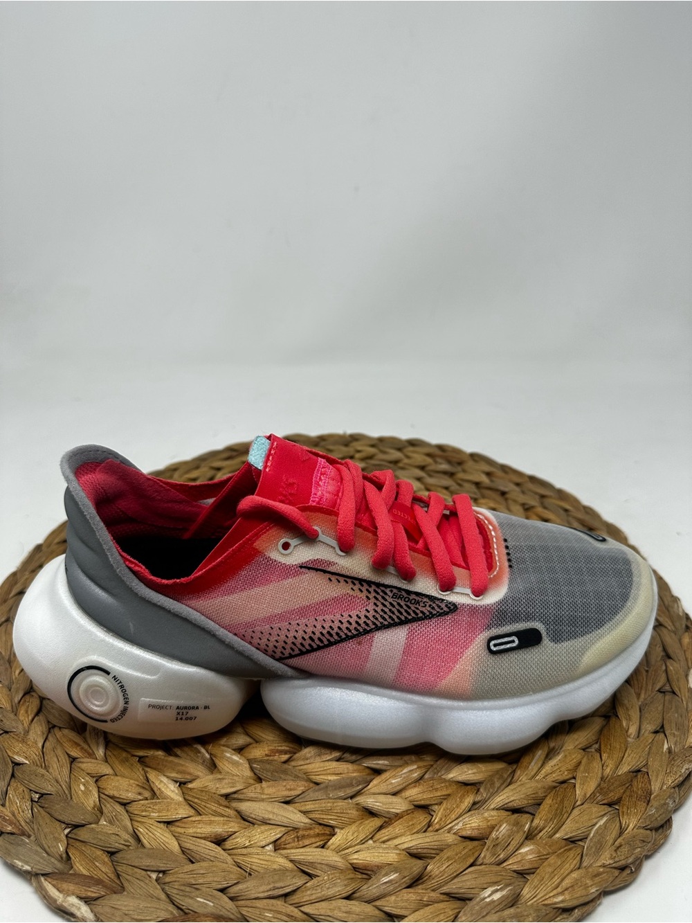 Brooks Aurora Running Shoes Grey Coral Black Size 7 Women's